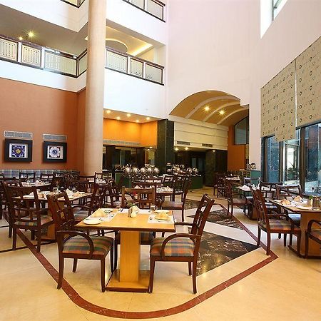 Katriya De Royal Hotel Hyderabad Bagian luar foto